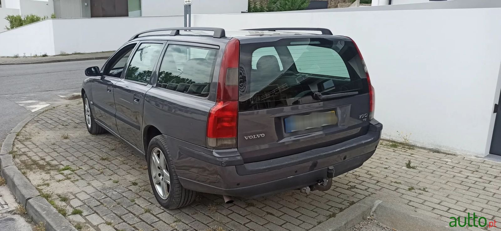 2003' Volvo V70 photo #3