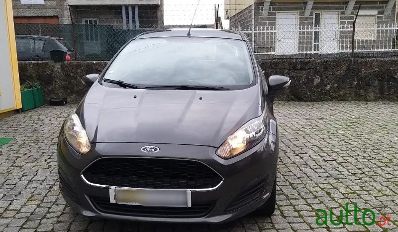 2017' Ford Fiesta photo #2