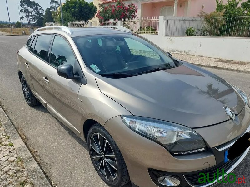 2013' Renault Megane Sport Tourer photo #1