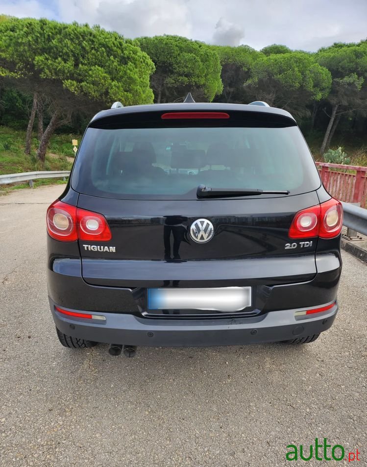 2012' Volkswagen Tiguan photo #6