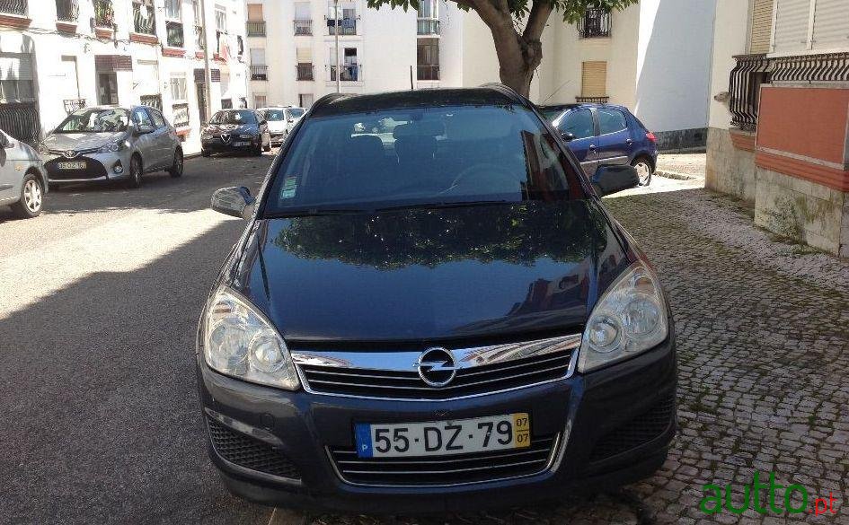 2007' Opel Astra Caravan photo #4