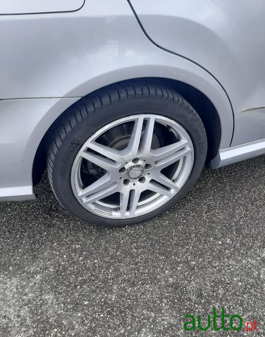 2010' Mercedes-Benz E-250 photo #2