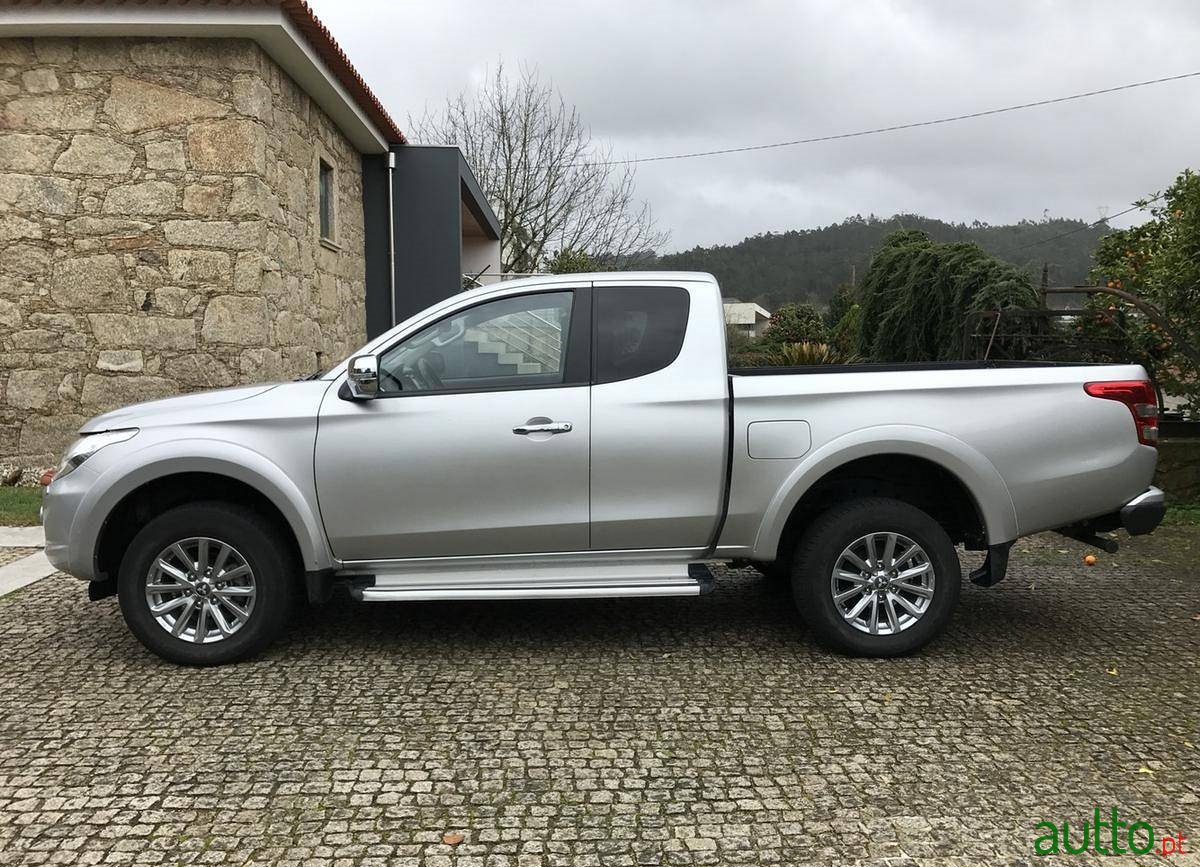 2015' Mitsubishi L 200 photo #1