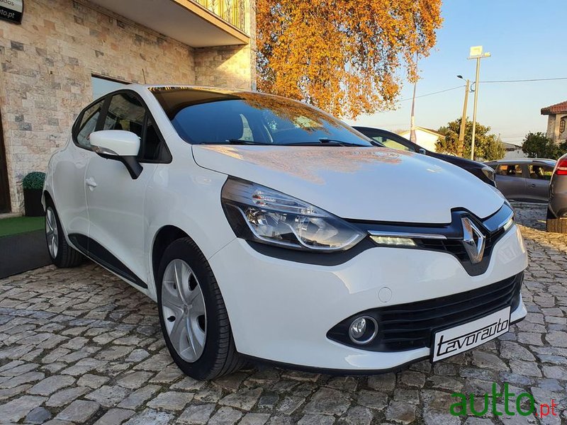 2016' Renault Clio photo #2