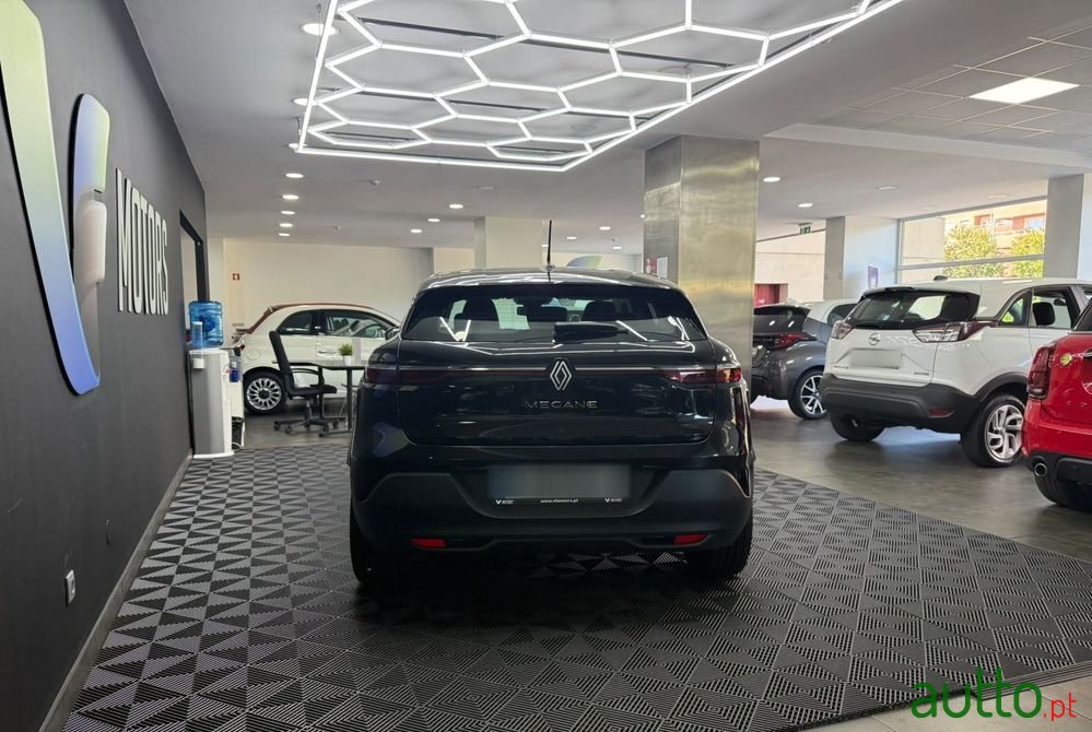 2023' Renault Megane E-Tech photo #6