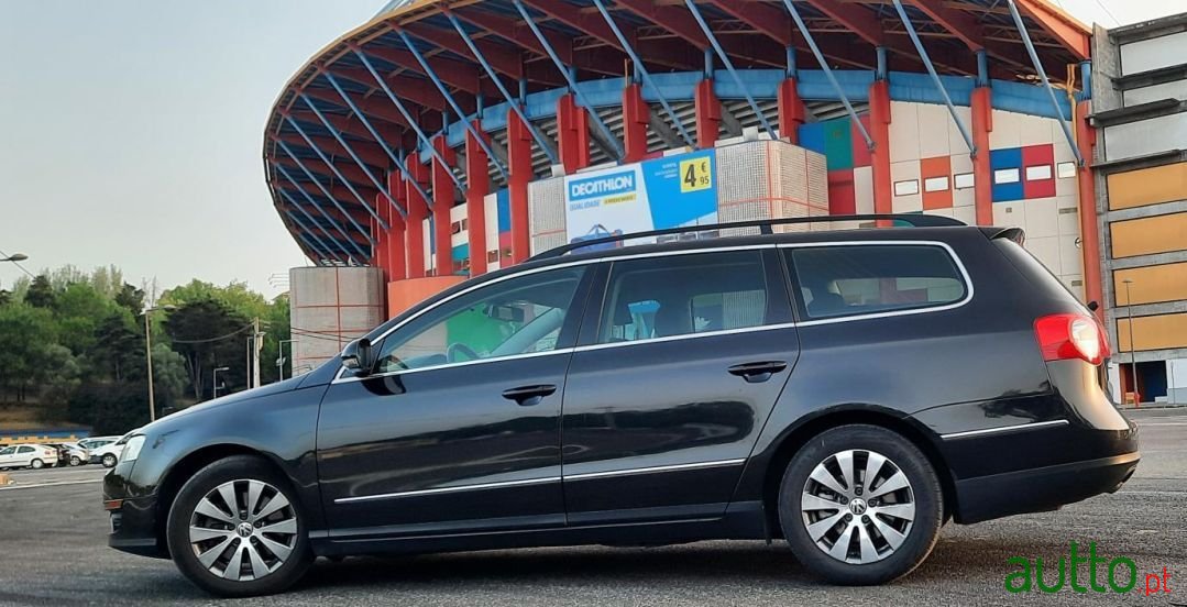 2008' Volkswagen Passat photo #3