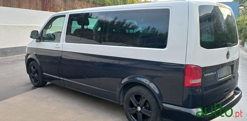 2015' Volkswagen Caravelle photo #3