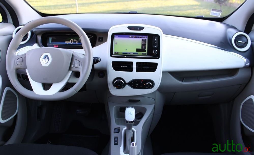 2018' Renault Zoe Life 40 photo #2