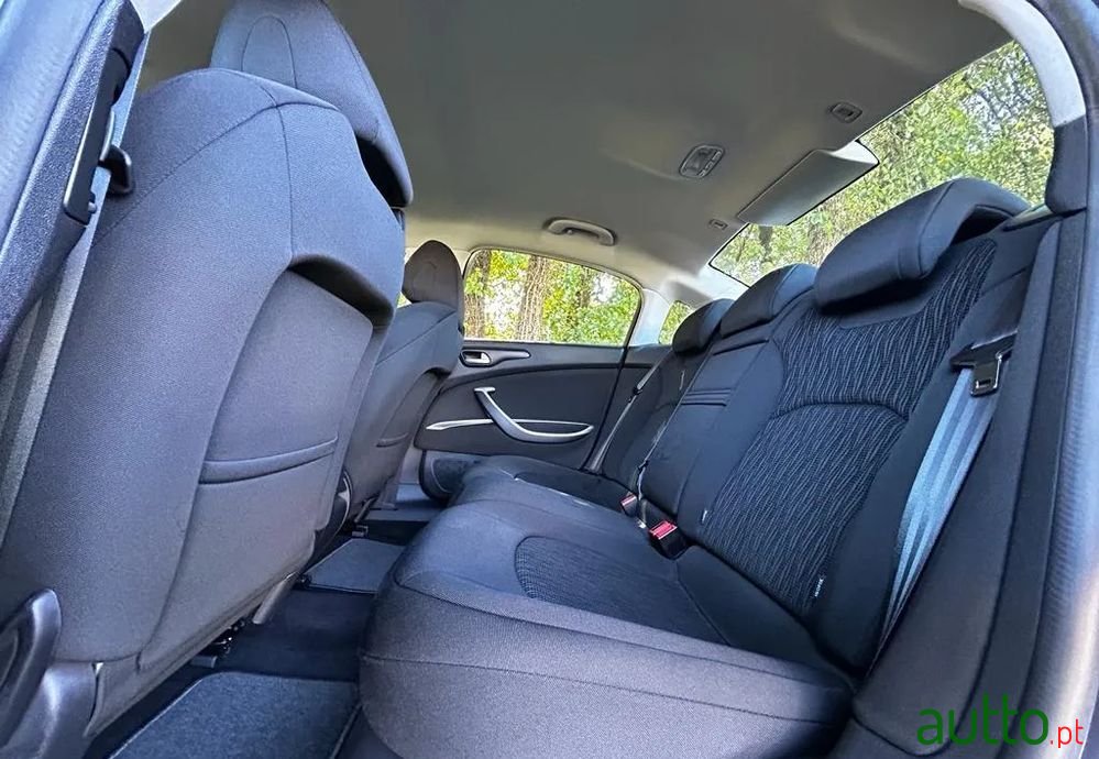 2014' Citroen C5 photo #4