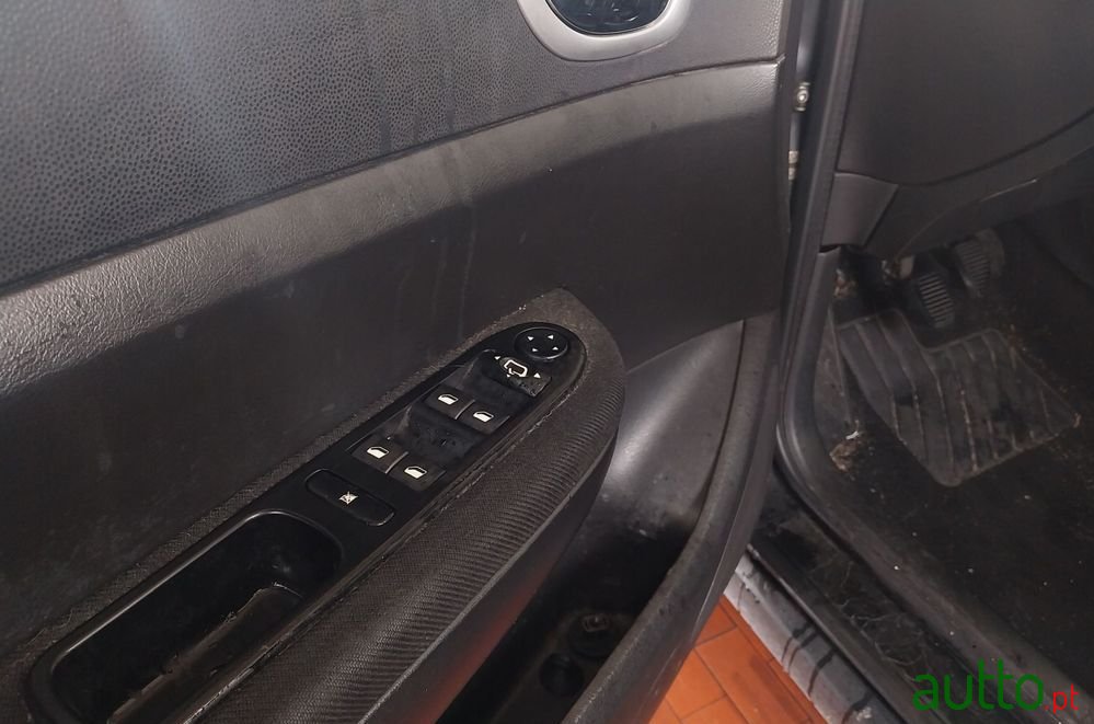 2005' Peugeot 307 Sw photo #3