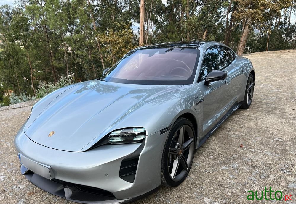 2020' Porsche Taycan Turbo S photo #2