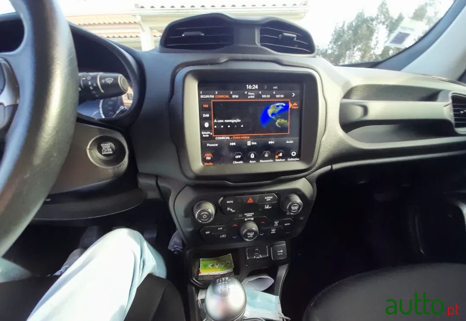 2019' Jeep Renegade photo #4