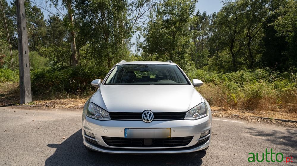 2015' Volkswagen Golf Variant photo #2