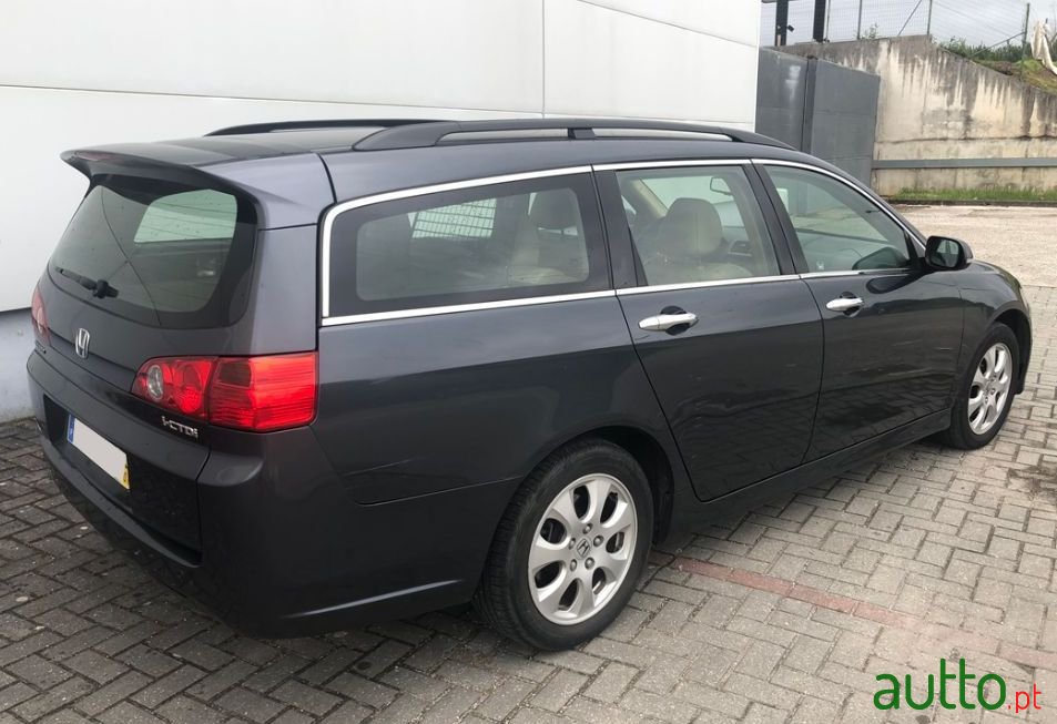 2008' Honda Accord Tourer photo #4