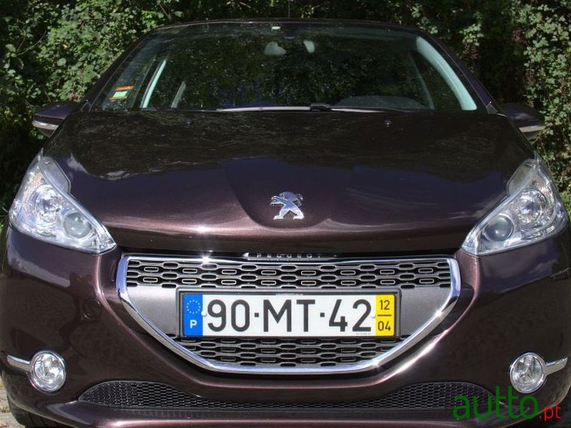 2012' Peugeot 208 photo #5