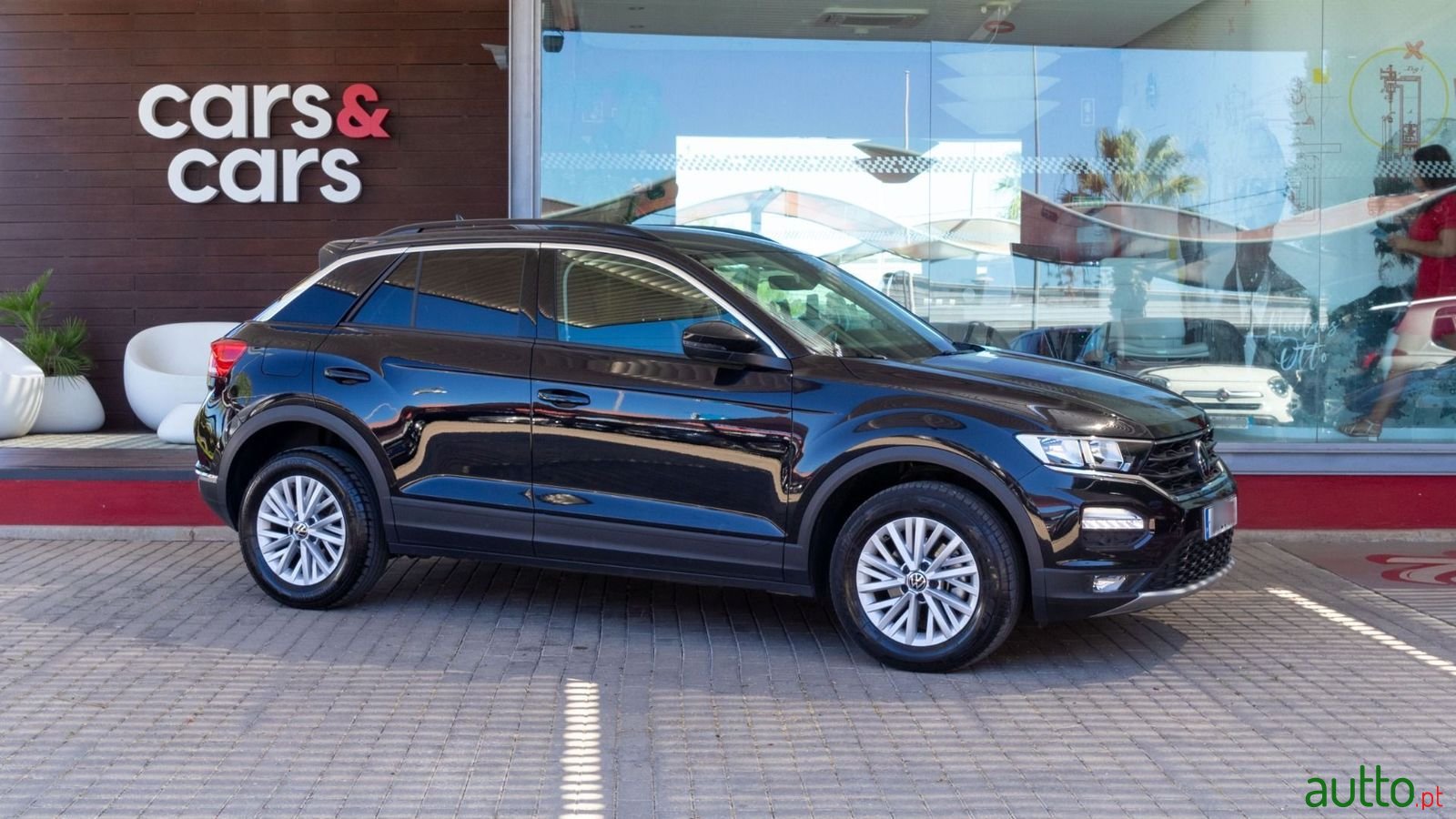 2021' Volkswagen T-Roc photo #1