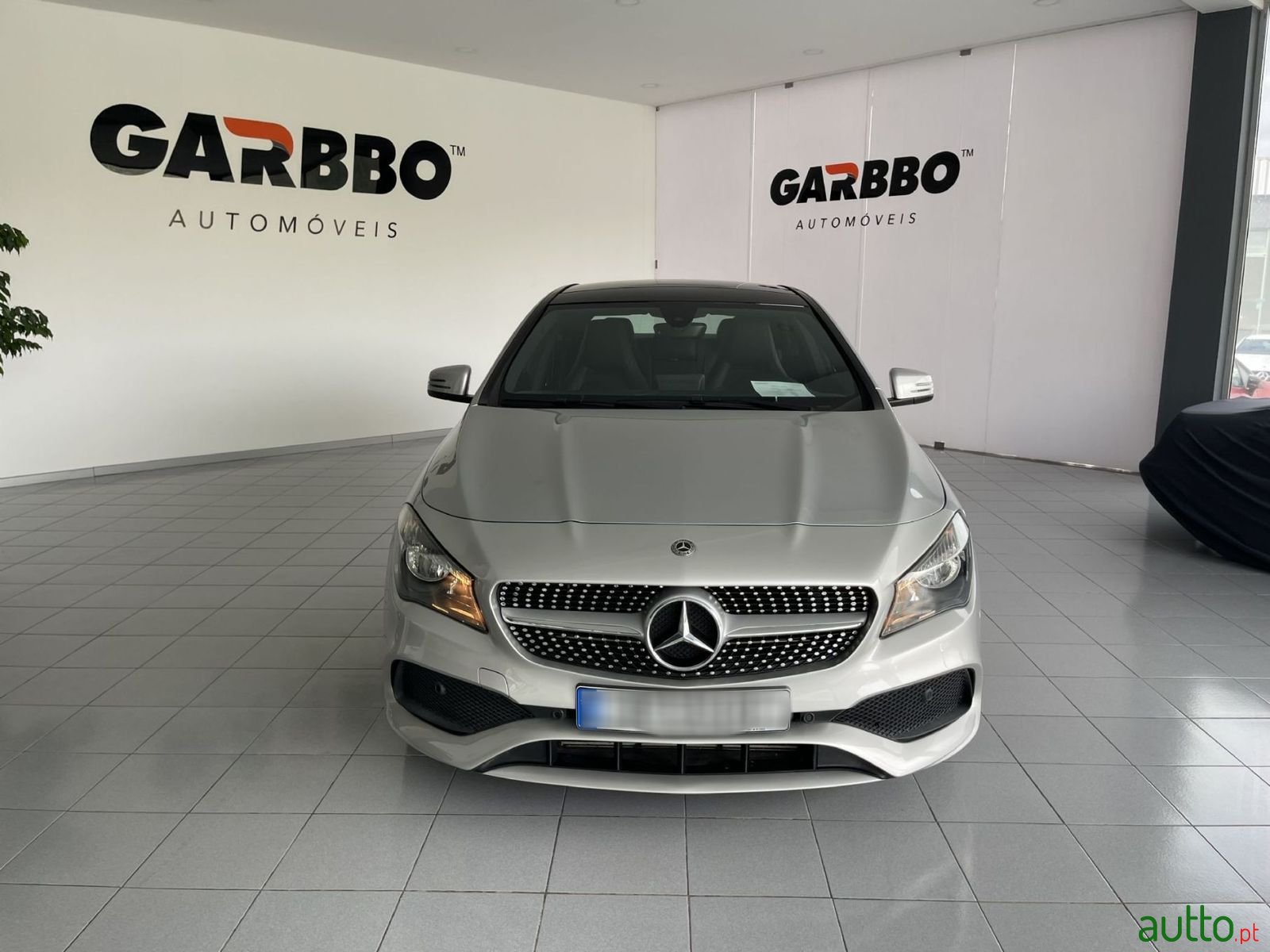 2018' Mercedes-Benz Cla-200 photo #2