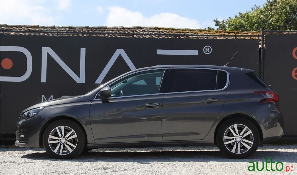 2019' Peugeot 308 photo #5
