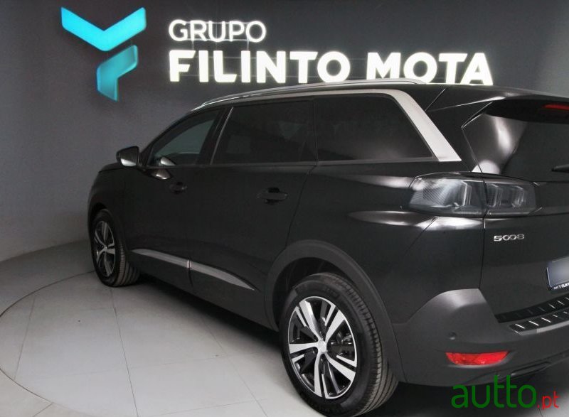 2024' Peugeot 5008 photo #3