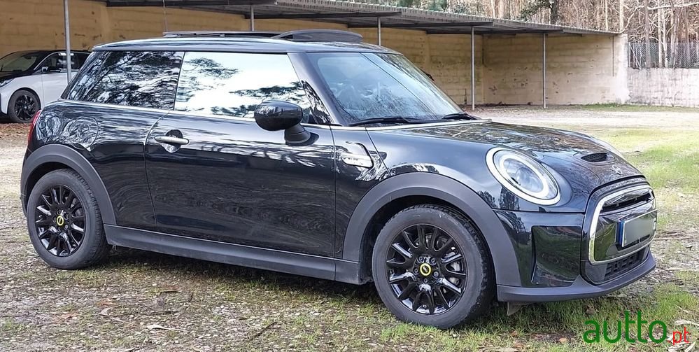 2022' MINI Cooper Se Camden Edition photo #4