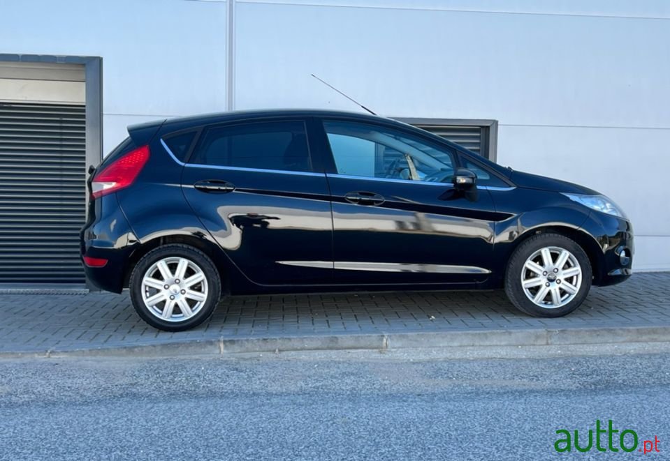 2008' Ford Fiesta photo #6
