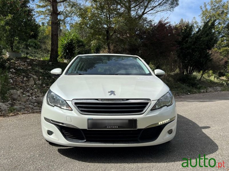 2015' Peugeot 308 photo #5