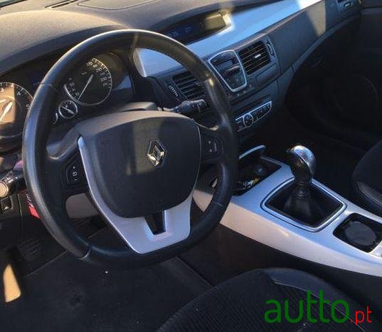 2008' Renault Megane Break photo #4