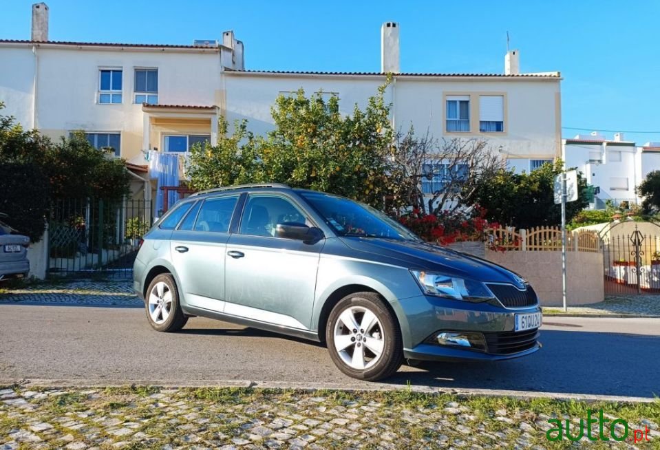 2016' Skoda Fabia Break photo #1