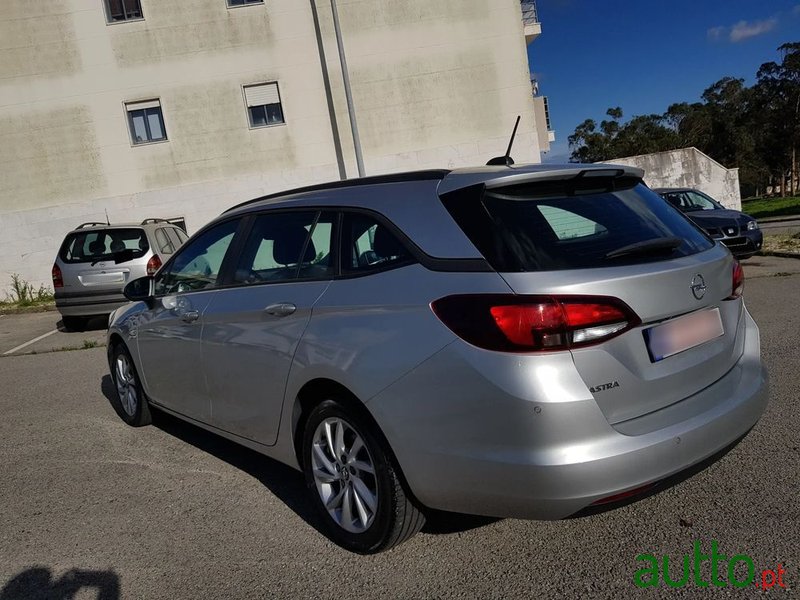 2020' Opel Astra Sports Tourer photo #4