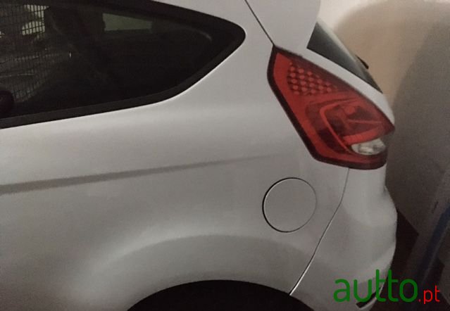 2009' Ford Fiesta photo #3