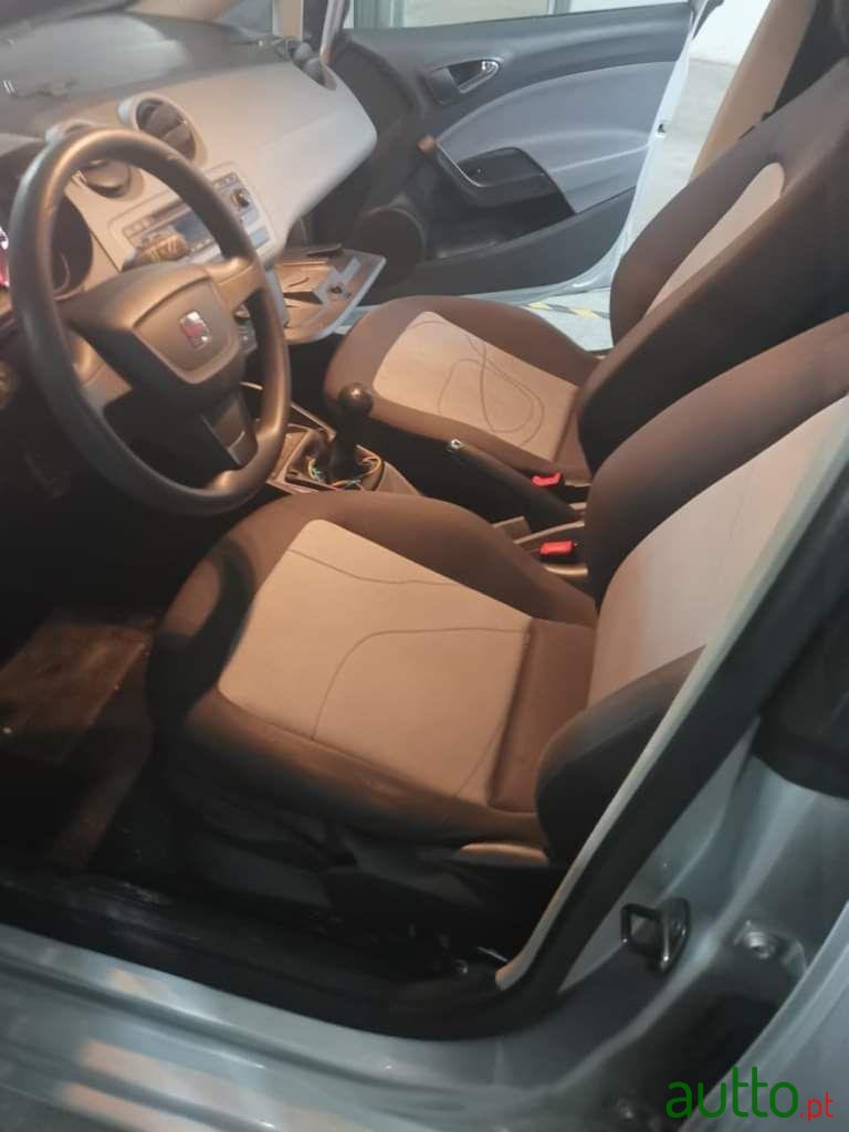 2013' SEAT Ibiza photo #3