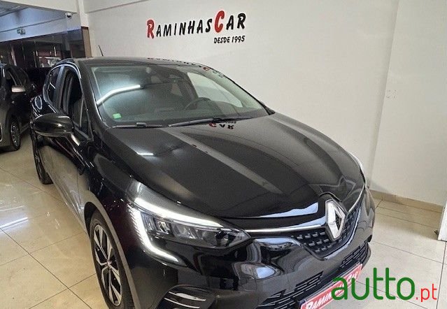 2023' Renault Clio photo #3