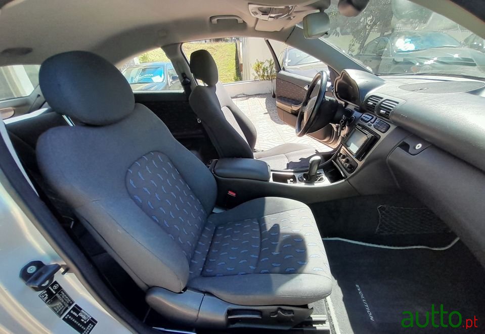 2001' Mercedes-Benz C-220 photo #3