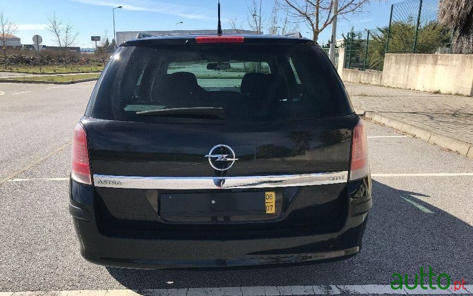 2006' Opel Astra Caravan photo #1