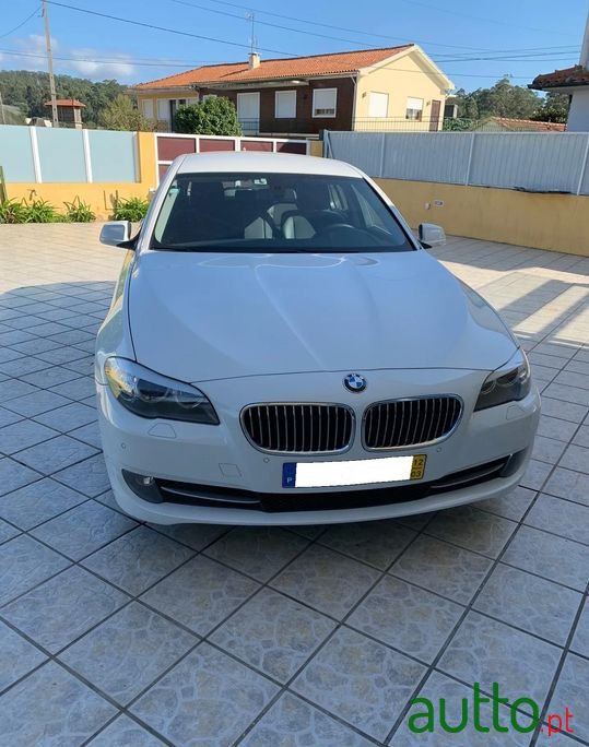 2012' BMW 520 photo #1