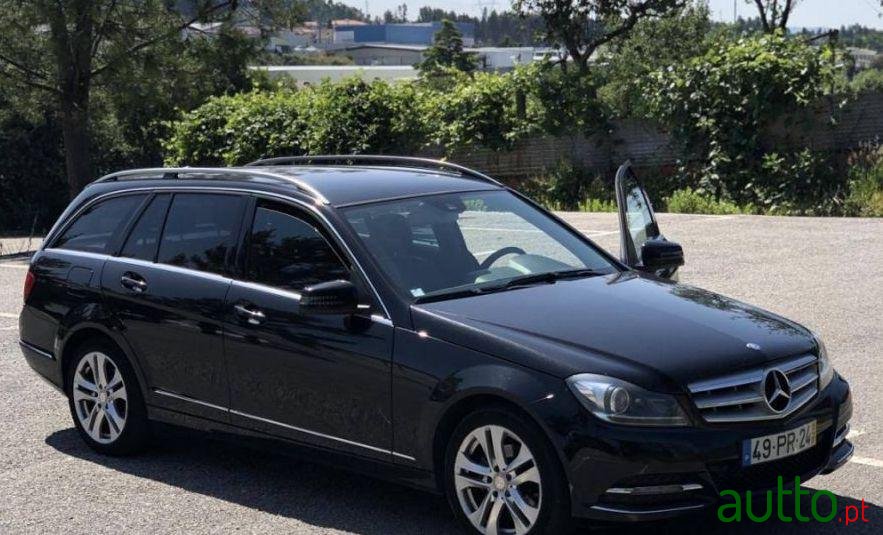 2012' Mercedes-Benz C-200 photo #3