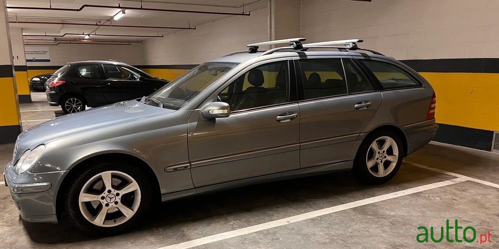2005' Mercedes-Benz Classe C photo #4