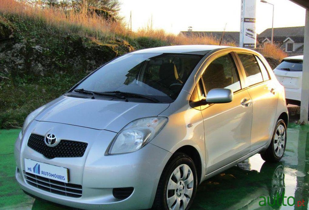 2006' Toyota Yaris 1.0 VVT-i Sol+AC photo #3