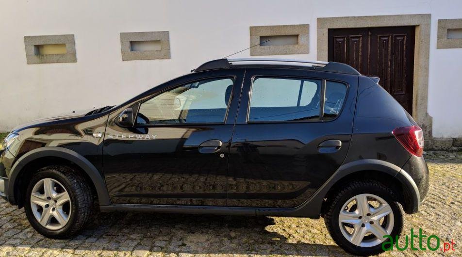 2014' Dacia Sandero Stepway photo #5