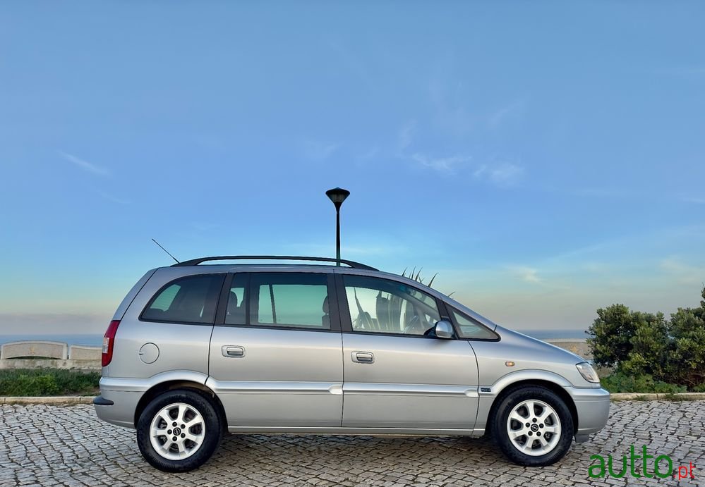 2004' Opel Zafira photo #6