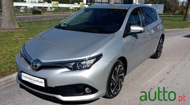 2016' Toyota Auris photo #2