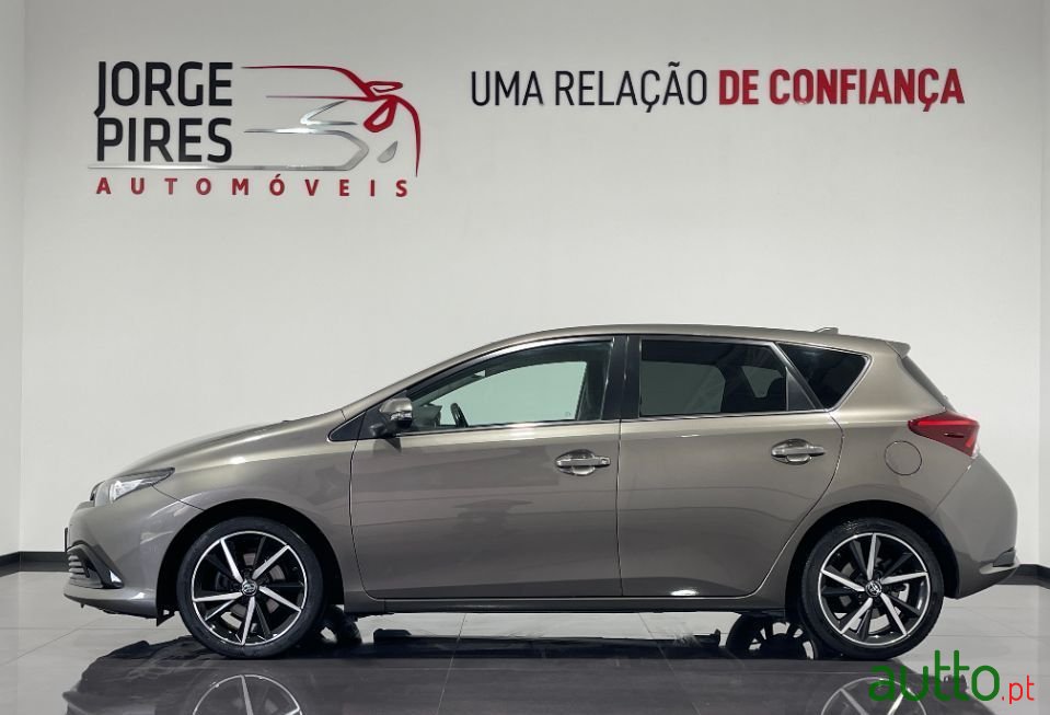 2018' Toyota Auris Sport photo #4