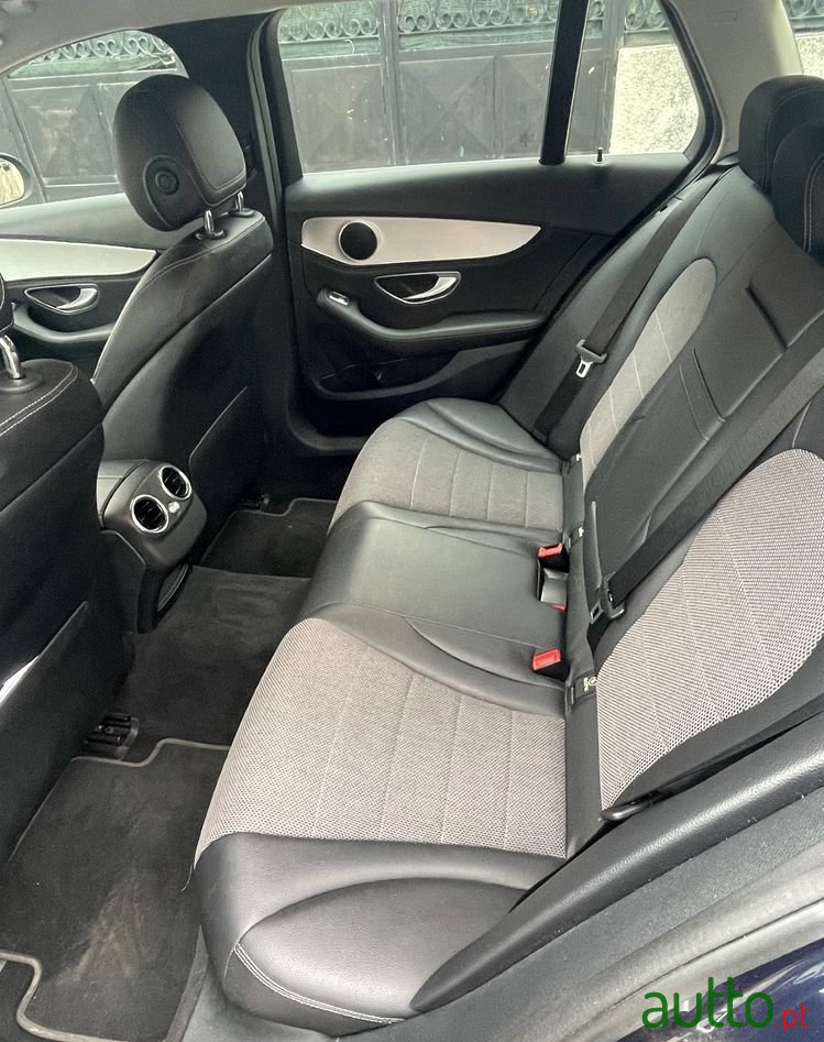 2015' Mercedes-Benz C 200 photo #6