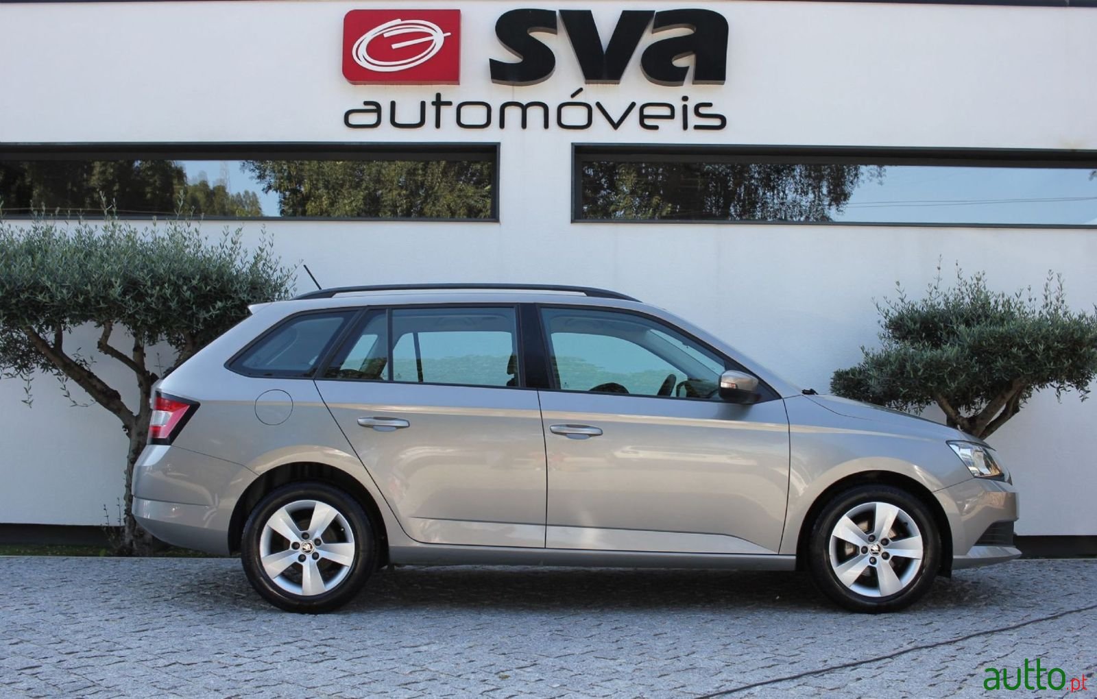 2017' Skoda Fabia Break photo #3