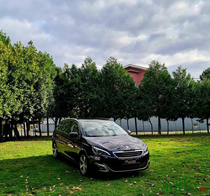 2015' Peugeot 308 Sw photo #2