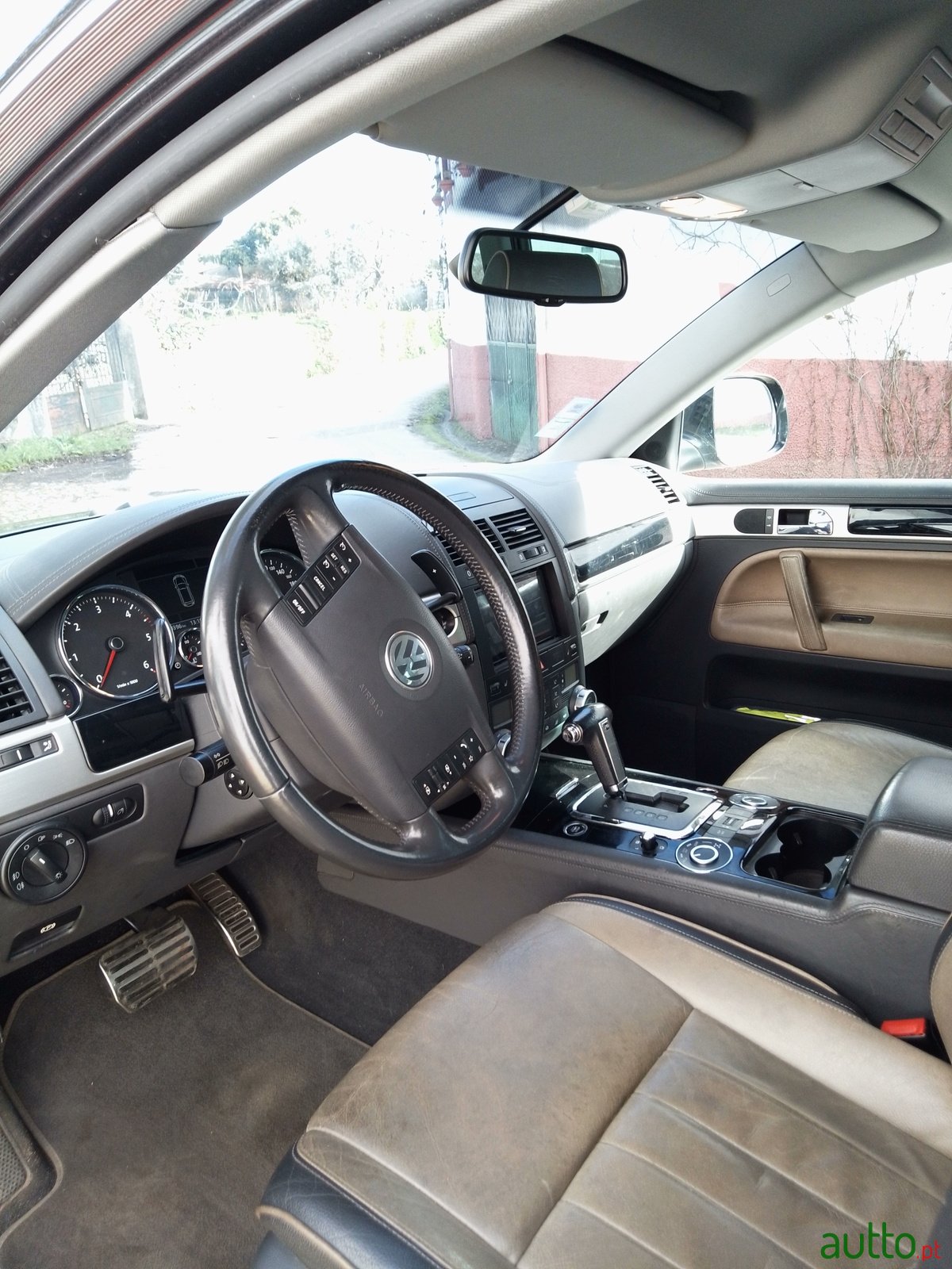 2007' Volkswagen Touareg Car with Android and Carplay photo #7