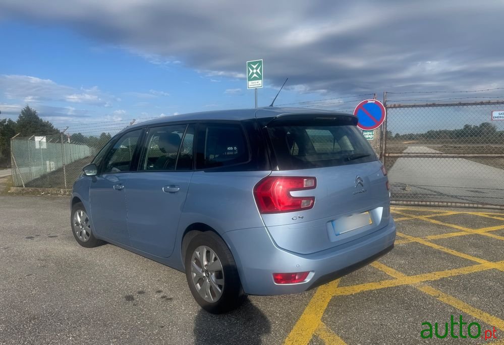 2014' Citroen C4 Grand Picasso photo #3