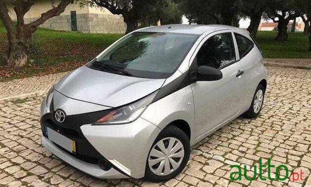 2015' Toyota Aygo 1.0 Xplay Ac Sport photo #3