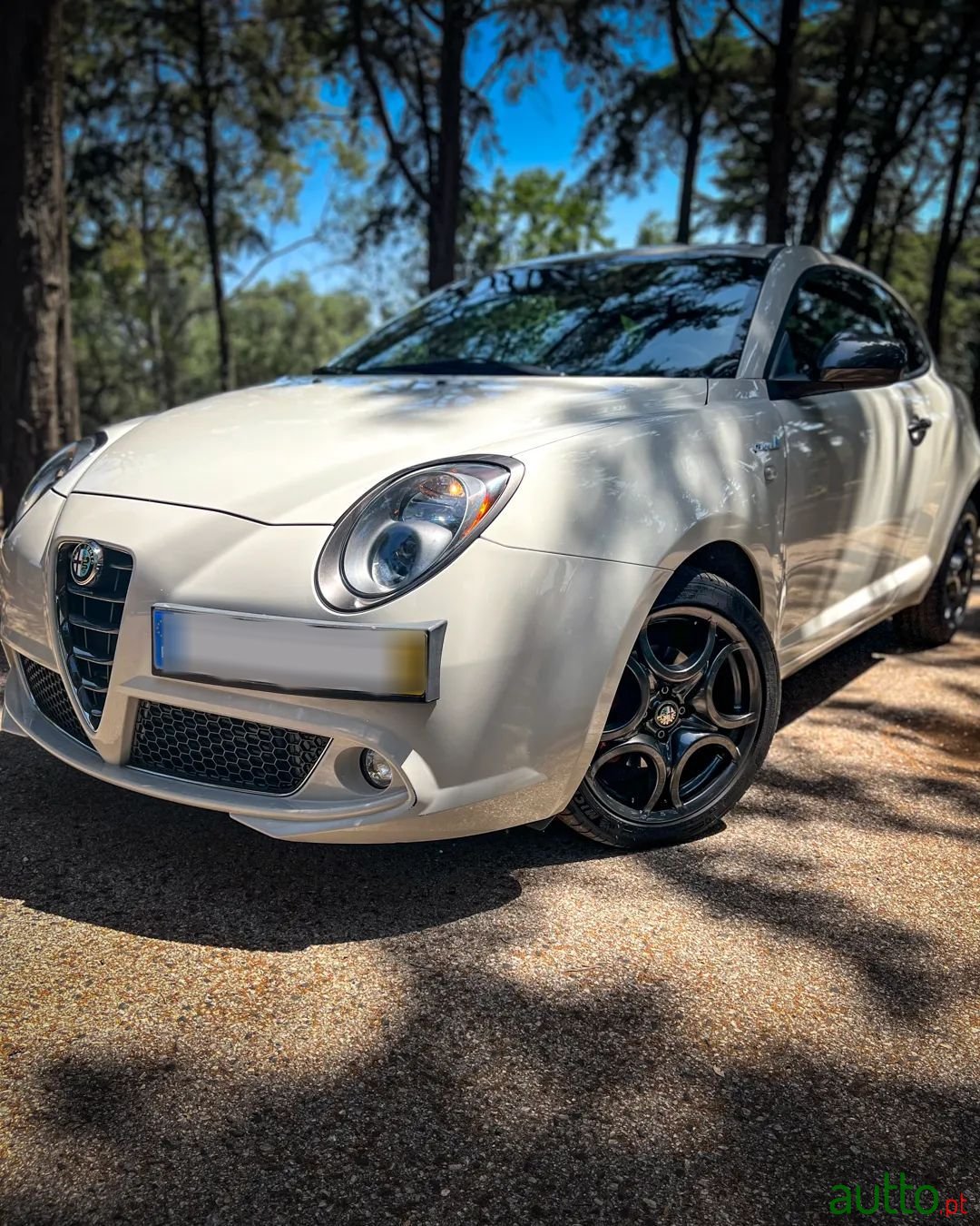 2015' Alfa Romeo MiTo photo #2