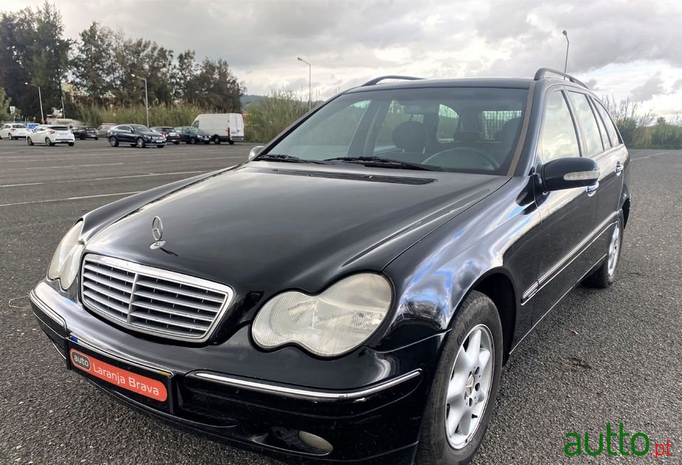 2002' Mercedes-Benz C-220 photo #5